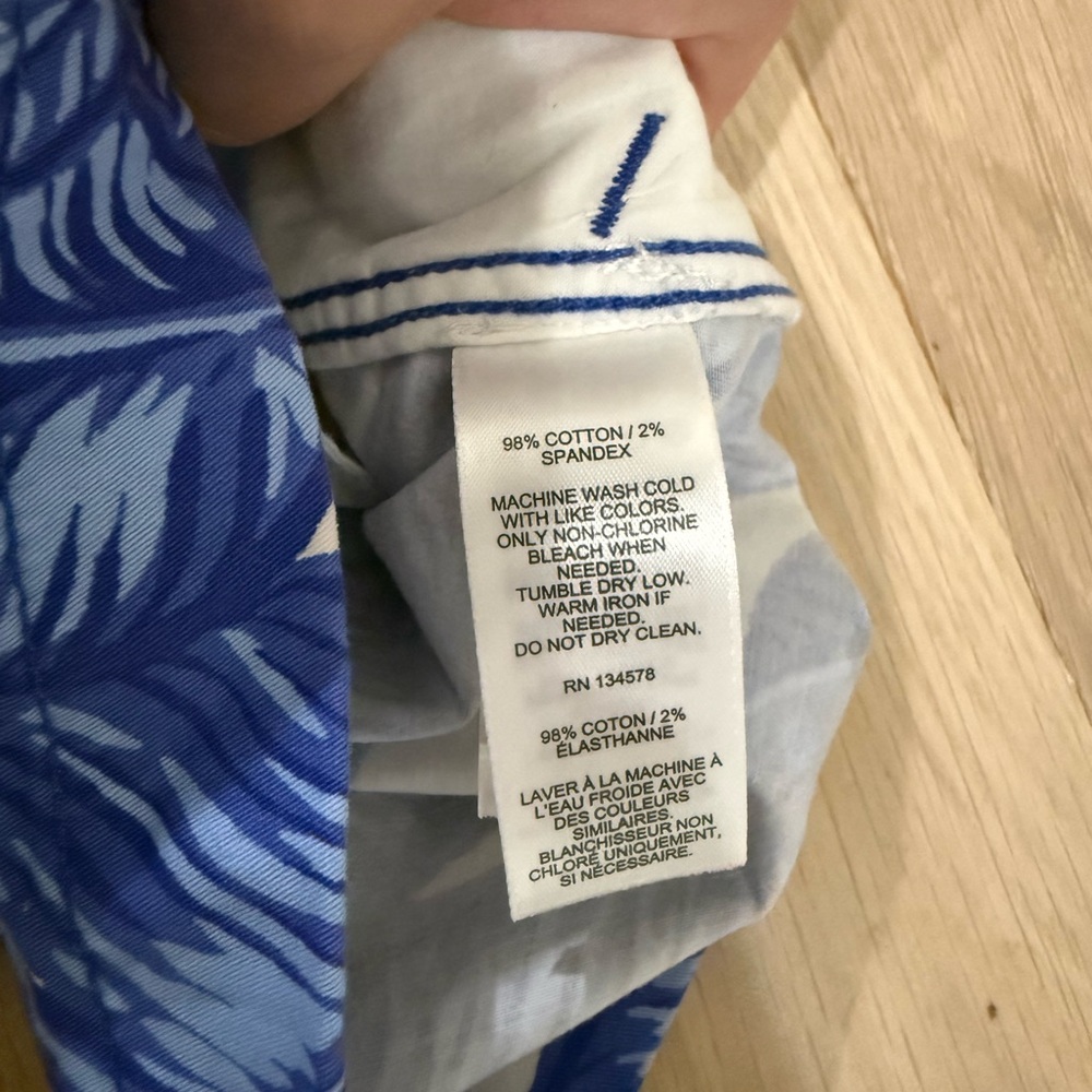 Vineyard vines blue banana leaf chino shorts - Picture 11 of 13